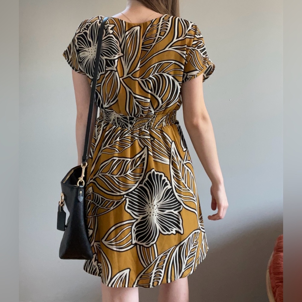 Sienna Sky yellow banana leaf button up v-neck dress. - Picture 3 of 4